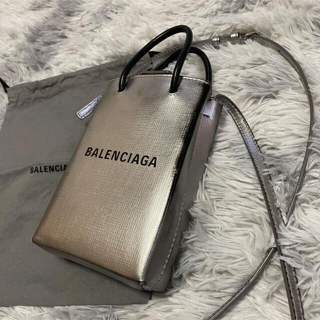 Balenciaga - バレンシアガ シルバーミニショルダーバッグの通販 by 即購入可能です☺︎｜バレンシアガならラクマ