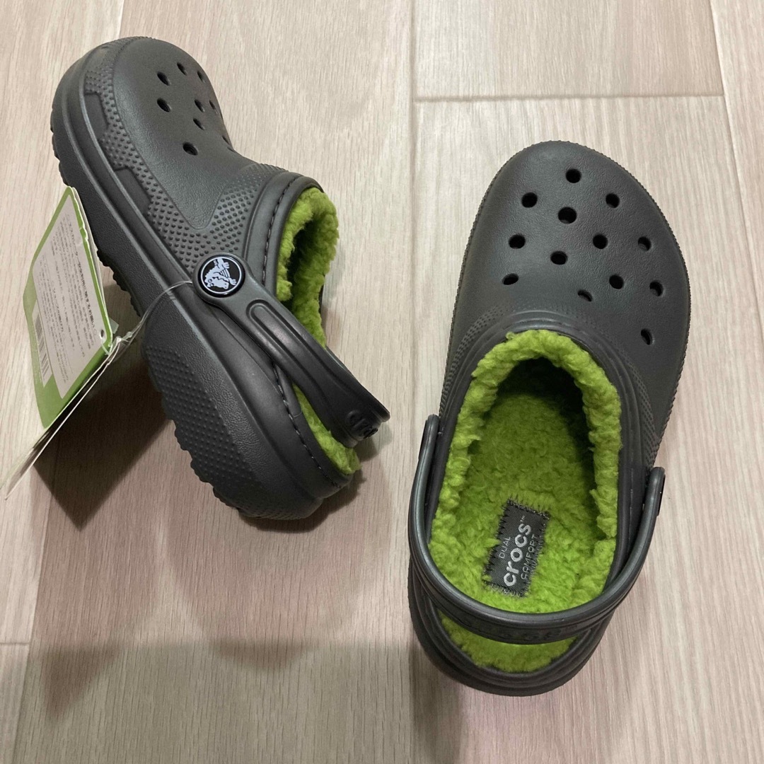 crocs(クロックス)の新品 19㎝ クロックス クラシック ラインド クロッグ キッズ スレートグレー キッズ/ベビー/マタニティのキッズ靴/シューズ(15cm~)(サンダル)の商品写真