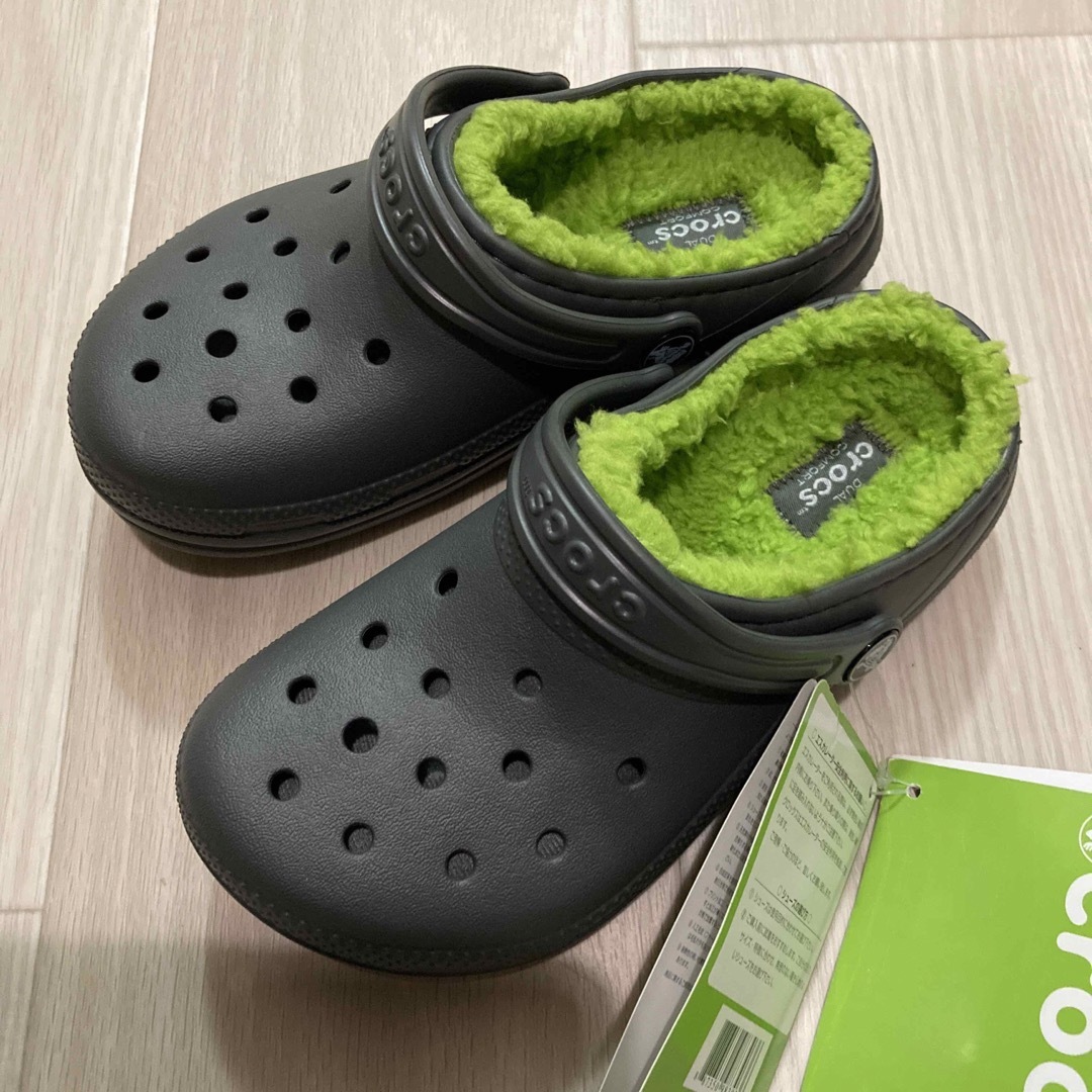 crocs(クロックス)の新品 19㎝ クロックス クラシック ラインド クロッグ キッズ スレートグレー キッズ/ベビー/マタニティのキッズ靴/シューズ(15cm~)(サンダル)の商品写真