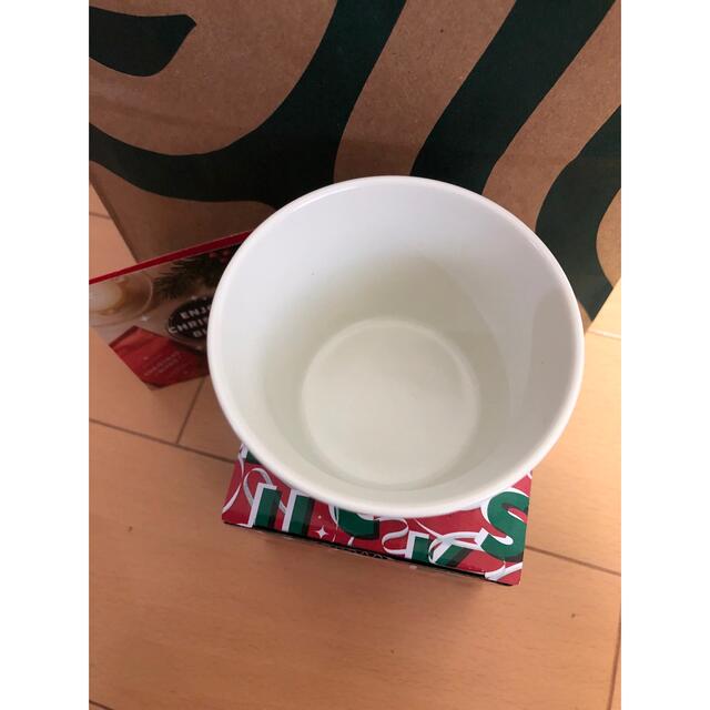 Starbucks Coffee(スターバックスコーヒー)のスターバックス　ホリデークリスマスカップ　白 インテリア/住まい/日用品のキッチン/食器(食器)の商品写真