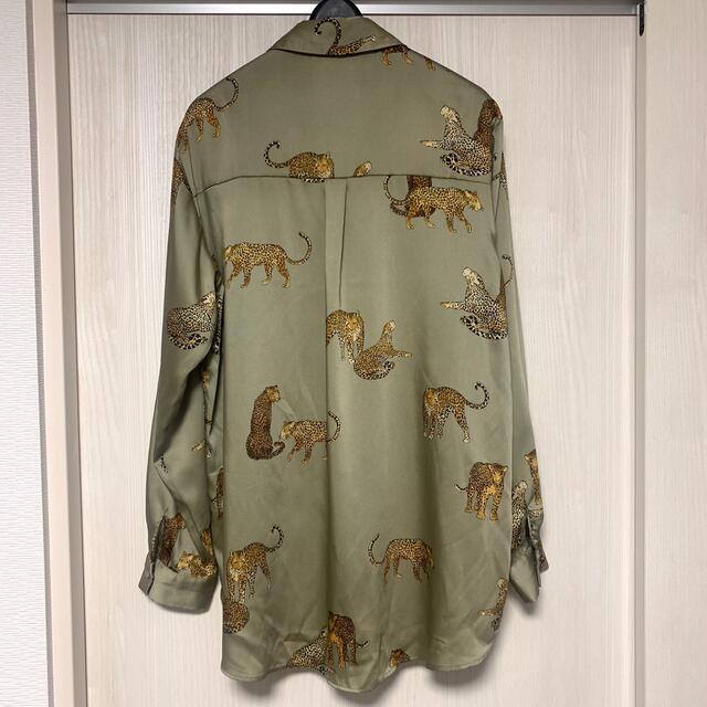 ZARA(ザラ)の【新品】　ZARA  アニマル柄 シャツ ブラウス 虎柄　とら柄 レディースのトップス(シャツ/ブラウス(長袖/七分))の商品写真