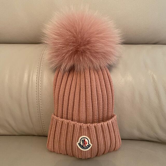 MONCLER(モンクレール)のモンクレール ニット帽 ピンク メンズの帽子(ニット帽/ビーニー)の商品写真