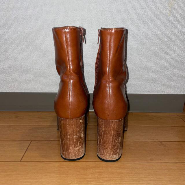 REDYAZEL(レディアゼル)の合皮ウッドソール厚底ショートブーツ 23.5cm レディースの靴/シューズ(ブーツ)の商品写真