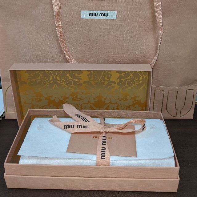 美品】MIUMIU ミュウミュウ マテラッセ長財布 ic.sch.id