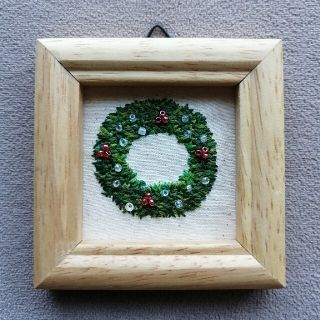 刺繍フレーム クリスマスリース ビーズ ハンドメイド 壁掛けの通販 by