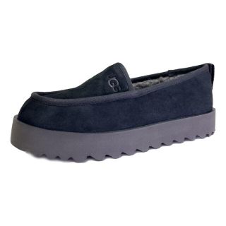 アグ(UGG)のUGG Super Moc Slipper Shoe 1121570 BLK 8(スリッポン/モカシン)