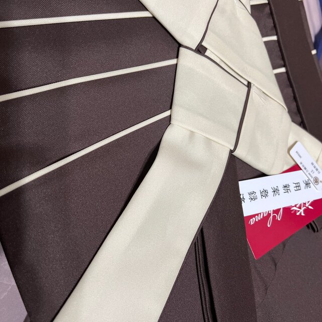 卒業式 袴 無地 バイカラー 焦茶×白 単品 NO34027 レディースの水着/浴衣(振袖)の商品写真
