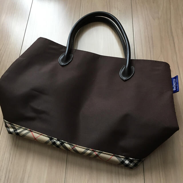 BURBERRY BLUE LABEL(バーバリーブルーレーベル)の【Burberrys】ブラウンバッグ レディースのバッグ(ハンドバッグ)の商品写真