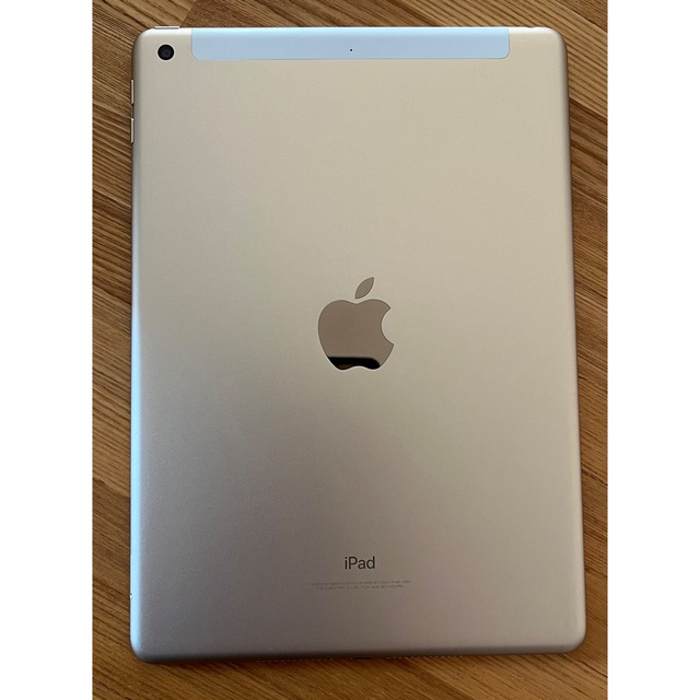 iPad(アイパッド)のiPad(第5世代)セルラーモデル32G　ゴールド スマホ/家電/カメラのPC/タブレット(タブレット)の商品写真