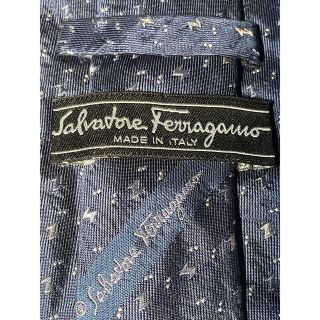 サルヴァトーレフェラガモ(Salvatore Ferragamo)の【Salvatore Ferragamo】美品　ネクタイ　シンプルなドット柄(ネクタイ)