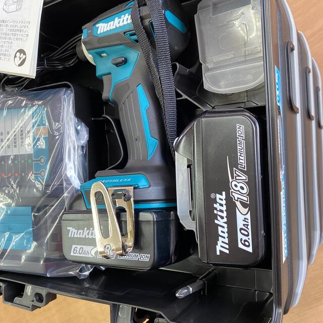 Makita(マキタ)の4個セット　マキタ TD172DRGX ブルー 6.0Ah 18V バッテリー  スポーツ/アウトドアの自転車(工具/メンテナンス)の商品写真