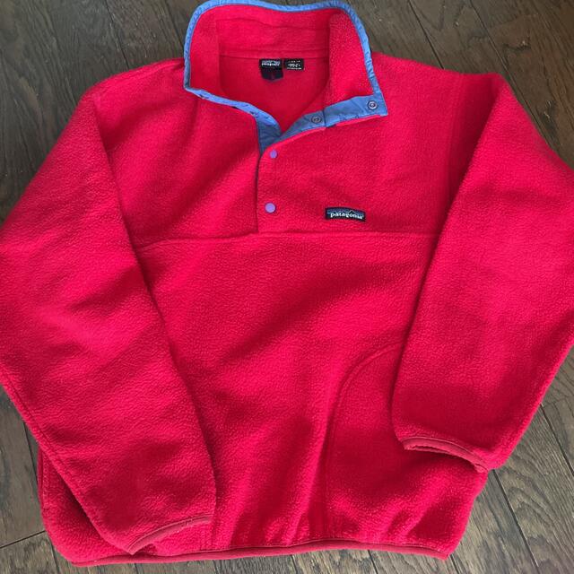 patagonia(パタゴニア)のpatagonia kidsプルオーバーフリースTシンチラ　レッド　ビンテージ キッズ/ベビー/マタニティのキッズ服女の子用(90cm~)(Tシャツ/カットソー)の商品写真