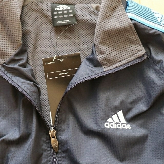 adidas(アディダス)の送料込★新品未使用★adidas★トレーニングウェア上下セット★ネイビー スポーツ/アウトドアのランニング(ウェア)の商品写真