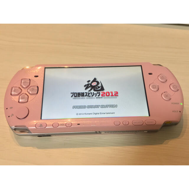 PlayStation Portable(プレイステーションポータブル)の【美品】SONY PSP-3000本体 ブロッサム・ピンク ZP エンタメ/ホビーのゲームソフト/ゲーム機本体(携帯用ゲーム機本体)の商品写真