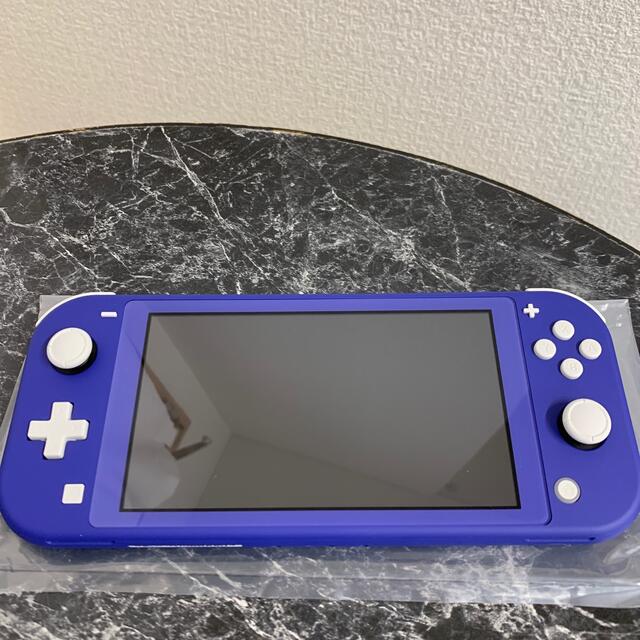 Nintendo Switch(ニンテンドースイッチ)の任天堂 スイッチライト ブルー エンタメ/ホビーのゲームソフト/ゲーム機本体(携帯用ゲーム機本体)の商品写真