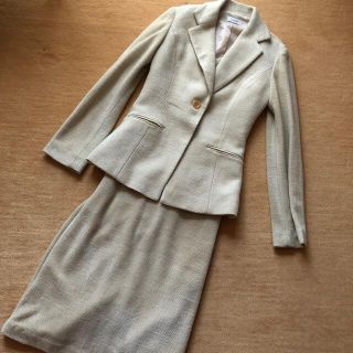 ハロッズ(Harrods)のCarol 未着用ベージュワンピーススーツ　お仕事　パーティ　式典等にもS〜M (スーツ)