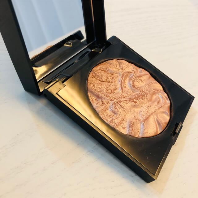 laura mercier(ローラメルシエ)のローラ メルシエ フェイスイルミネーター　01インディスクレション　デパコス コスメ/美容のベースメイク/化粧品(フェイスカラー)の商品写真