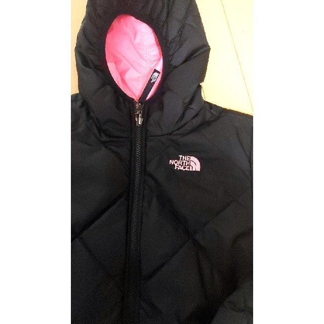 THE NORTH FACE(ザノースフェイス)のノースフェイス　リバーシブル　ダウンジャケット キッズ/ベビー/マタニティのキッズ服女の子用(90cm~)(ジャケット/上着)の商品写真