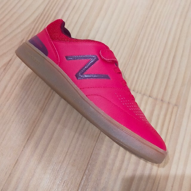 New Balance(ニューバランス)のニューバランス　スニーカ　21.5cmNew Balance　靴　新品 キッズ/ベビー/マタニティのキッズ靴/シューズ(15cm~)(スニーカー)の商品写真