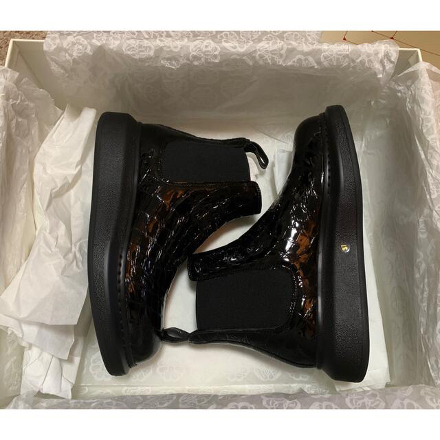 Alexander McQueen(アレキサンダーマックイーン)の【新品】希少Alexander McQueen ハイブリッドブーツ　クロコレザー レディースの靴/シューズ(ブーツ)の商品写真