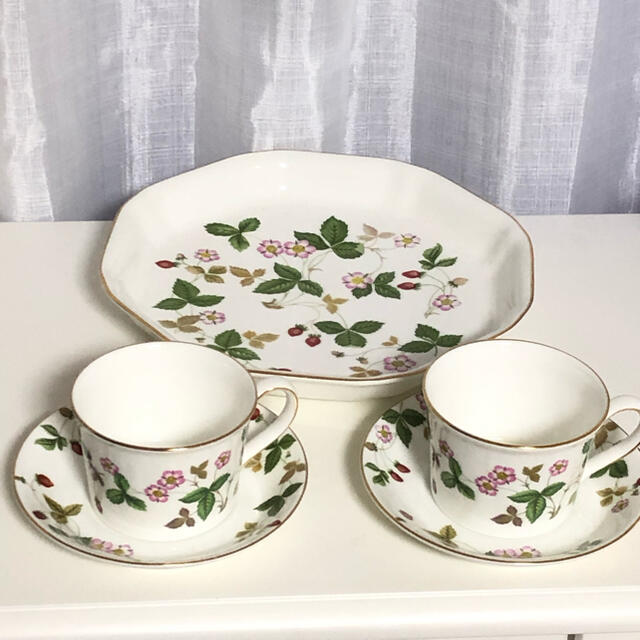 WEDGWOOD ティーカップとお皿セット