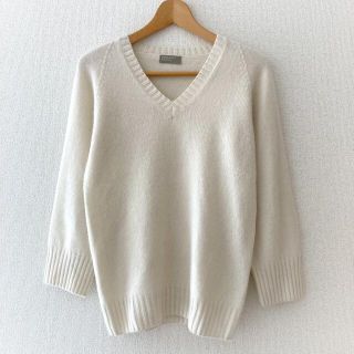 マーガレットハウエル(MARGARET HOWELL)の【美品】MARGARET HOWELL カシミヤウールVネックニット　サイズⅡ(ニット/セーター)