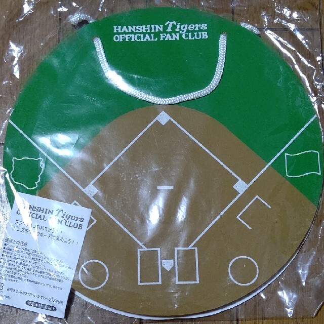 阪神タイガース(ハンシンタイガース)の阪神タイガースファンクラブ限定　コルクボード スポーツ/アウトドアの野球(記念品/関連グッズ)の商品写真
