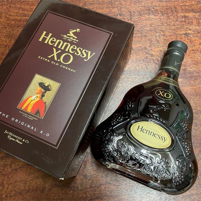 ヘネシー X.O EXTRA OLD COGNAC 黒キャップ箱付き 食品/飲料/酒の酒(ブランデー)の商品写真