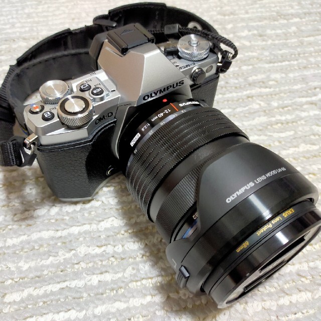 OLYMPUS OM-D E-M5 MarkII (キットレンズ付)