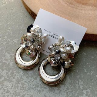 アングリッド(Ungrid)のシルバー花びらリングピアス(ピアス)