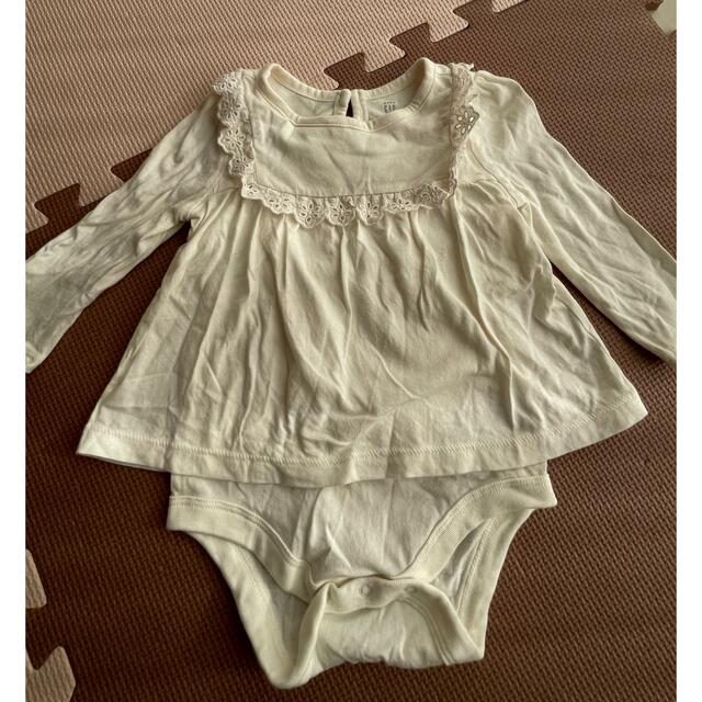 babyGAP(ベビーギャップ)のBaby GAP ロンパース　白　70 キッズ/ベビー/マタニティのベビー服(~85cm)(ロンパース)の商品写真