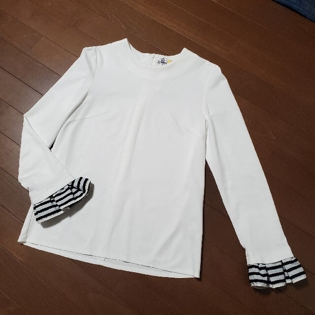 BORDERS at BALCONY ボーダーズアットバルコニーフリルカットソー