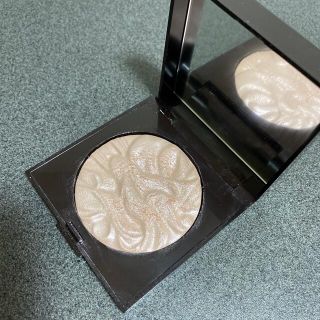 ローラメルシエ(laura mercier)のローラメルシエ  フェイスイルミネーター　ディボーション(フェイスパウダー)