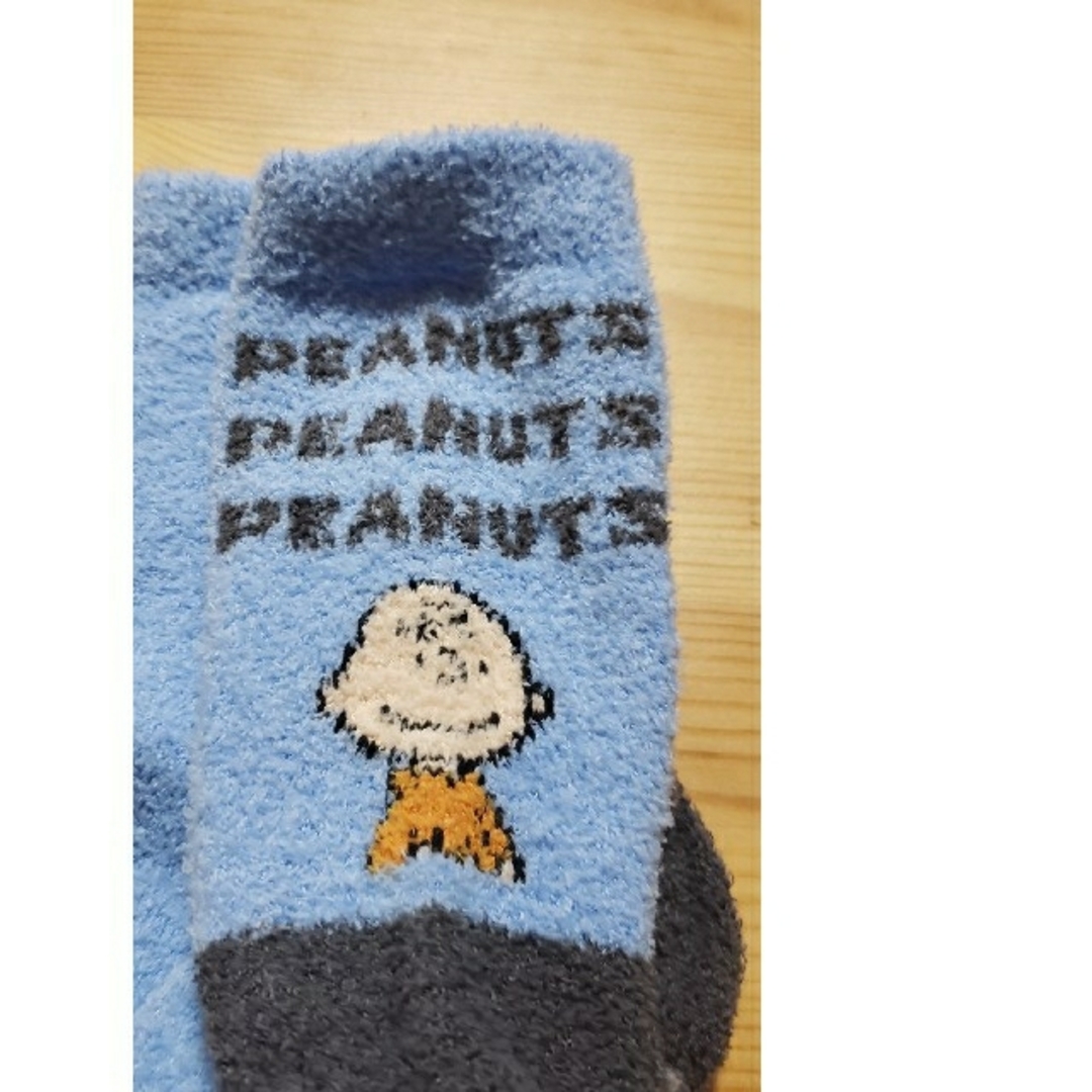 peanuts　モコモコレディース靴下　チャーリブラウン キッズ/ベビー/マタニティのこども用ファッション小物(靴下/タイツ)の商品写真