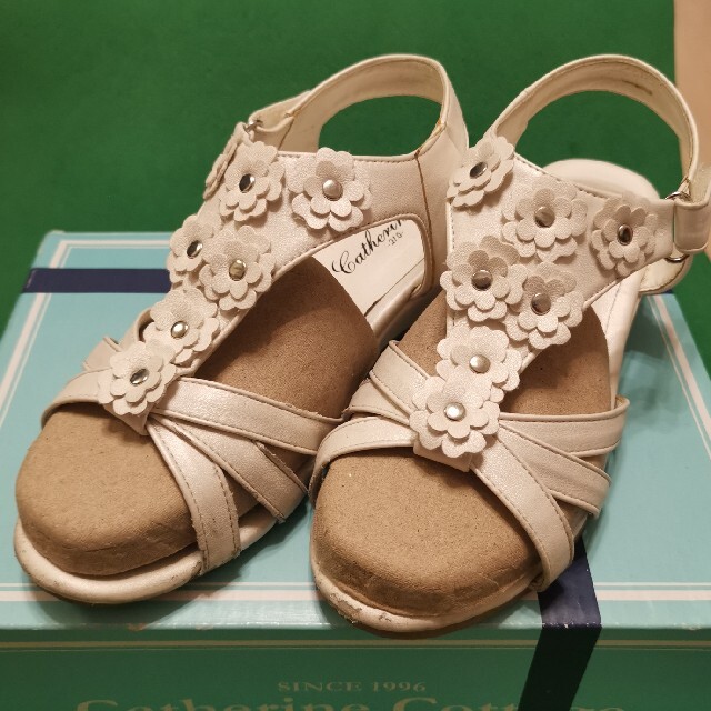 Catherine Cottage(キャサリンコテージ)のヒール子供靴　可愛い女の子サンダル21cm　キャサリンコテージ キッズ/ベビー/マタニティのキッズ靴/シューズ(15cm~)(サンダル)の商品写真
