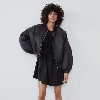 ザラ(ZARA)の新品ZARAオーバーサイズ仕様キルティングボンバージャケット(ブルゾン)