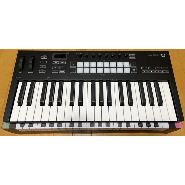 launchkey　midiキーボード　novation　37　MIDIコントローラー