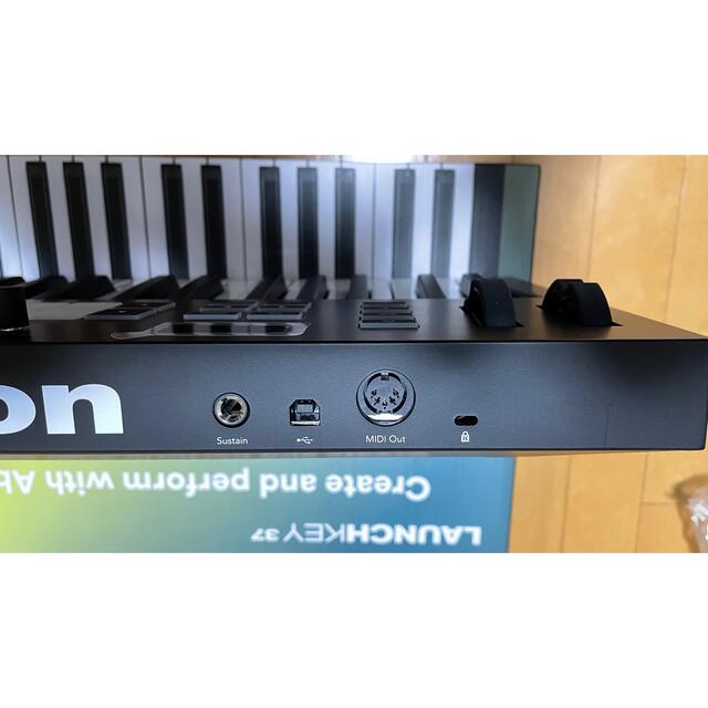 novation launchkey 37 midiキーボード 楽器のDTM/DAW(MIDIコントローラー)の商品写真