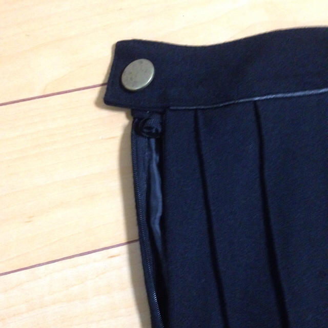 Doux archives(ドゥアルシーヴ)の膝丈 あったかウールスカート ブラック レディースのスカート(ひざ丈スカート)の商品写真