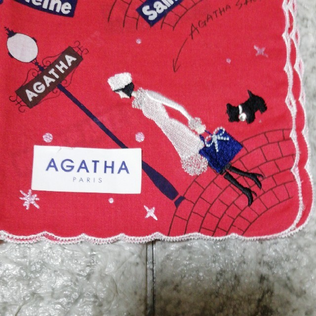 AGATHA(アガタ)の新品シール付　AGATHA　アガタ　ハンカチーフ　44×45 レディースのファッション小物(ハンカチ)の商品写真