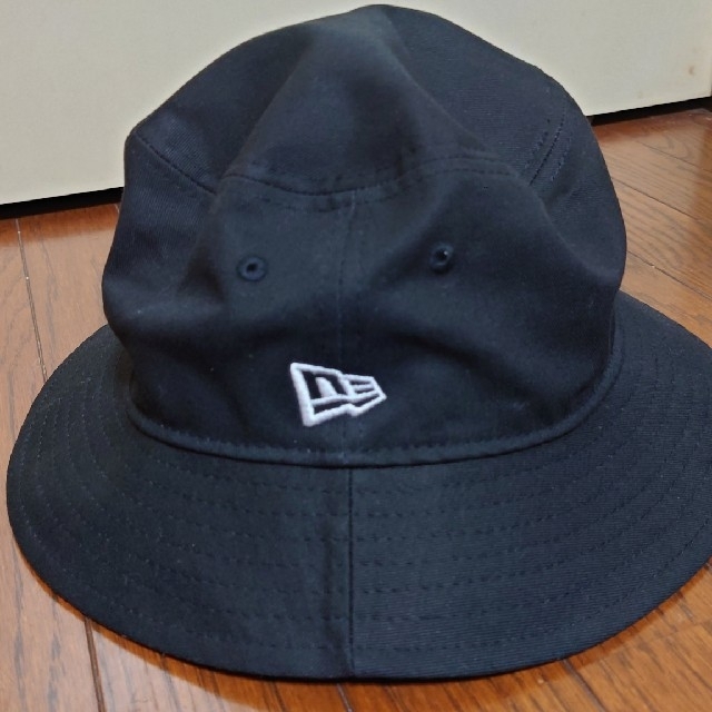NEW ERA(ニューエラー)のNEW ERA　ニューエラ　BUCKET 01 バケットハット　黒　L/XL メンズの帽子(ハット)の商品写真