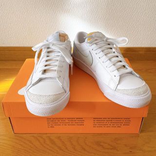 ナイキ(NIKE)のウィメンズ W BLAZER LOW ’77　DC4769-100(スニーカー)