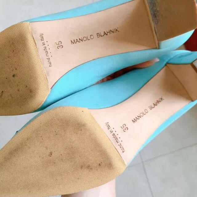 MANOLO BLAHNIK(マノロブラニク)のマノロ ブラニク　サテンブルー  35 オッカト レディースの靴/シューズ(ハイヒール/パンプス)の商品写真