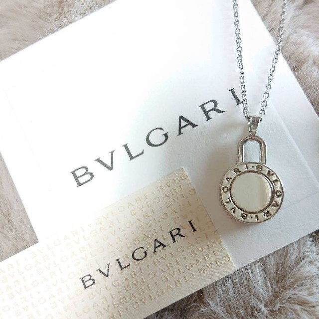 【正規 未使用】BVLGARI ロゴ刻印 シルバーチャーム ネックレスペンダント