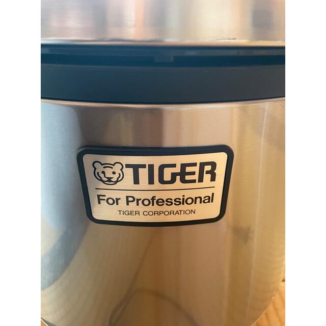 TIGER(タイガー)の2回使用　タイガー業務用炊飯器 スマホ/家電/カメラの調理家電(炊飯器)の商品写真