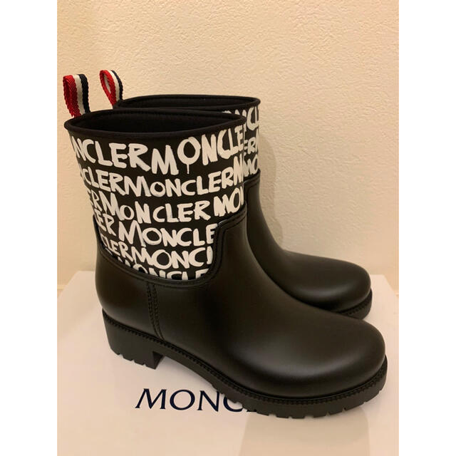 MONCLER(モンクレール)のモンクレール　GINETTE  ショートブーツ　　　新品未使用 レディースの靴/シューズ(ブーツ)の商品写真