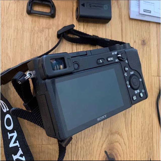 SONY(ソニー)の極美品　SONY ソニー　α6400 ブラック　レンズキット スマホ/家電/カメラのカメラ(ミラーレス一眼)の商品写真