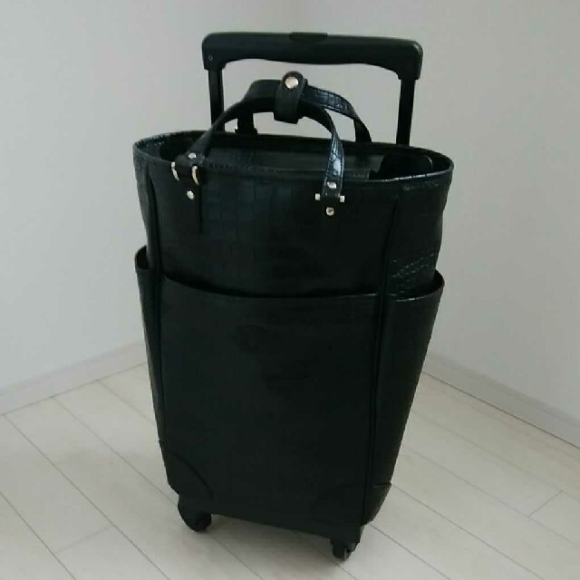 SWANY エナメル調 クロコ型押し キャリーバッグ４輪ストッパー スーツケース メンズのバッグ(トラベルバッグ/スーツケース)の商品写真