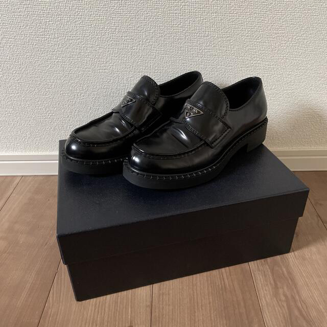 ブラック付属品Prada ブラッシュドレザーローファー21SS