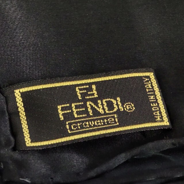 ー新品未使用 タグ付き FENDIスカーフー